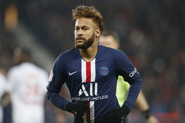  巴黎圣日耳曼续约天才中场遭截胡  