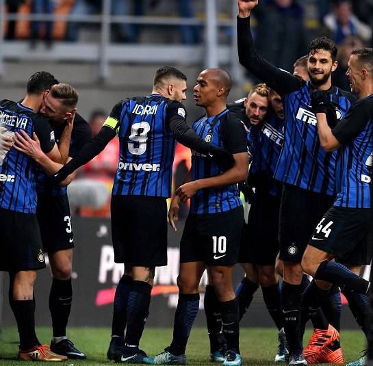  国际米兰,蓝黑军团势不可挡主场完胜热那亚领跑群雄  