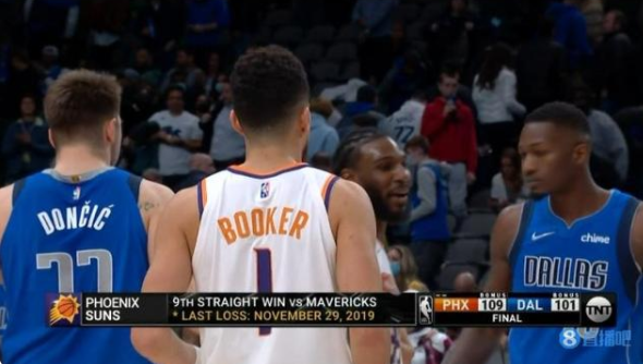  东契奇超神发挥独行侠击溃太阳获连胜