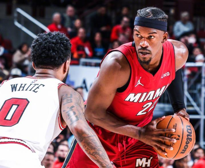  拉文三分手感火热，公牛末节反扑未果惜败于尼克斯